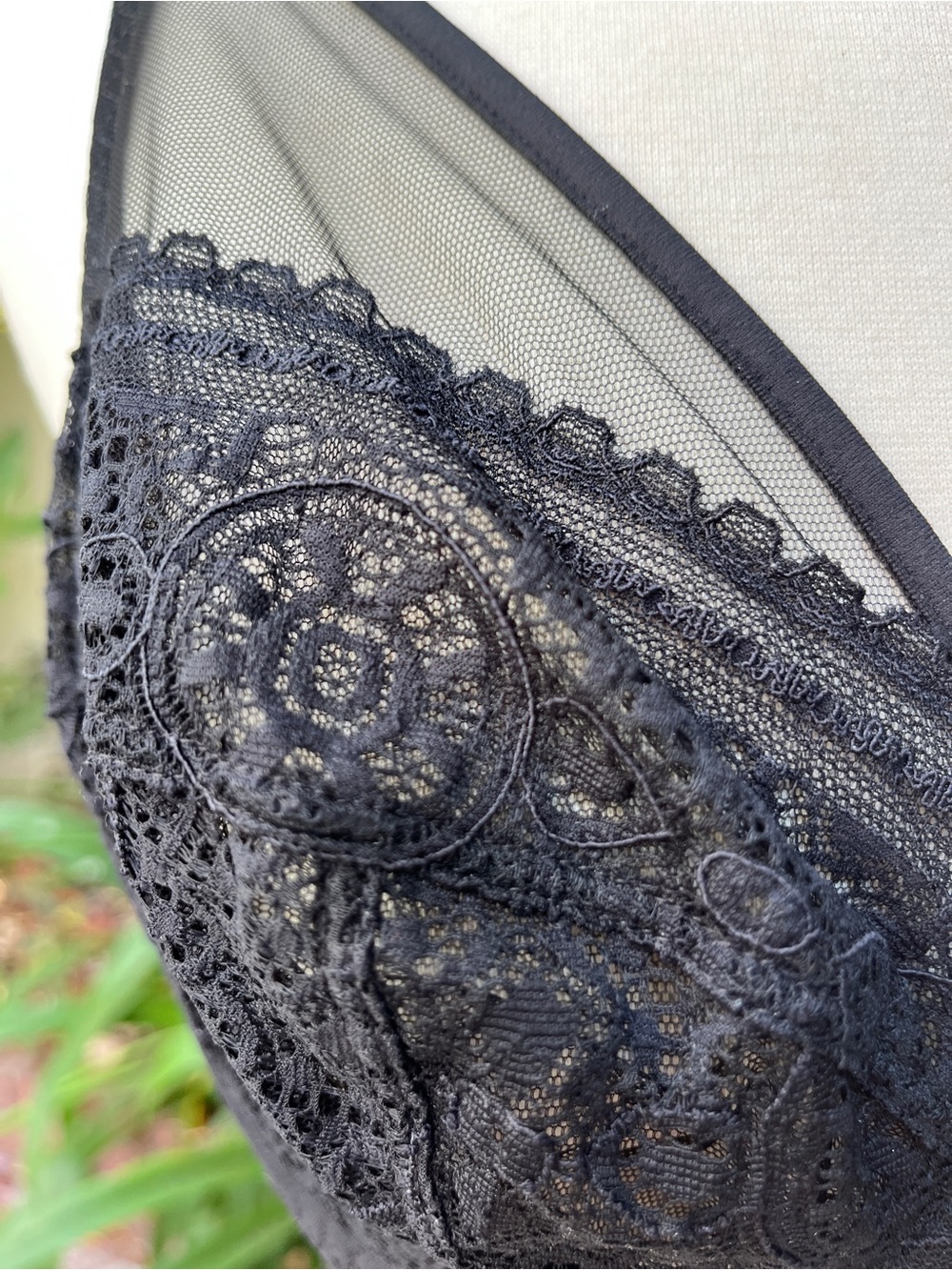 Maison LeJaby 36C Black Lace Underwire Bra with Sheer Mesh Accents - Picture 4 of 14